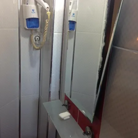 Oz Hotell 2*